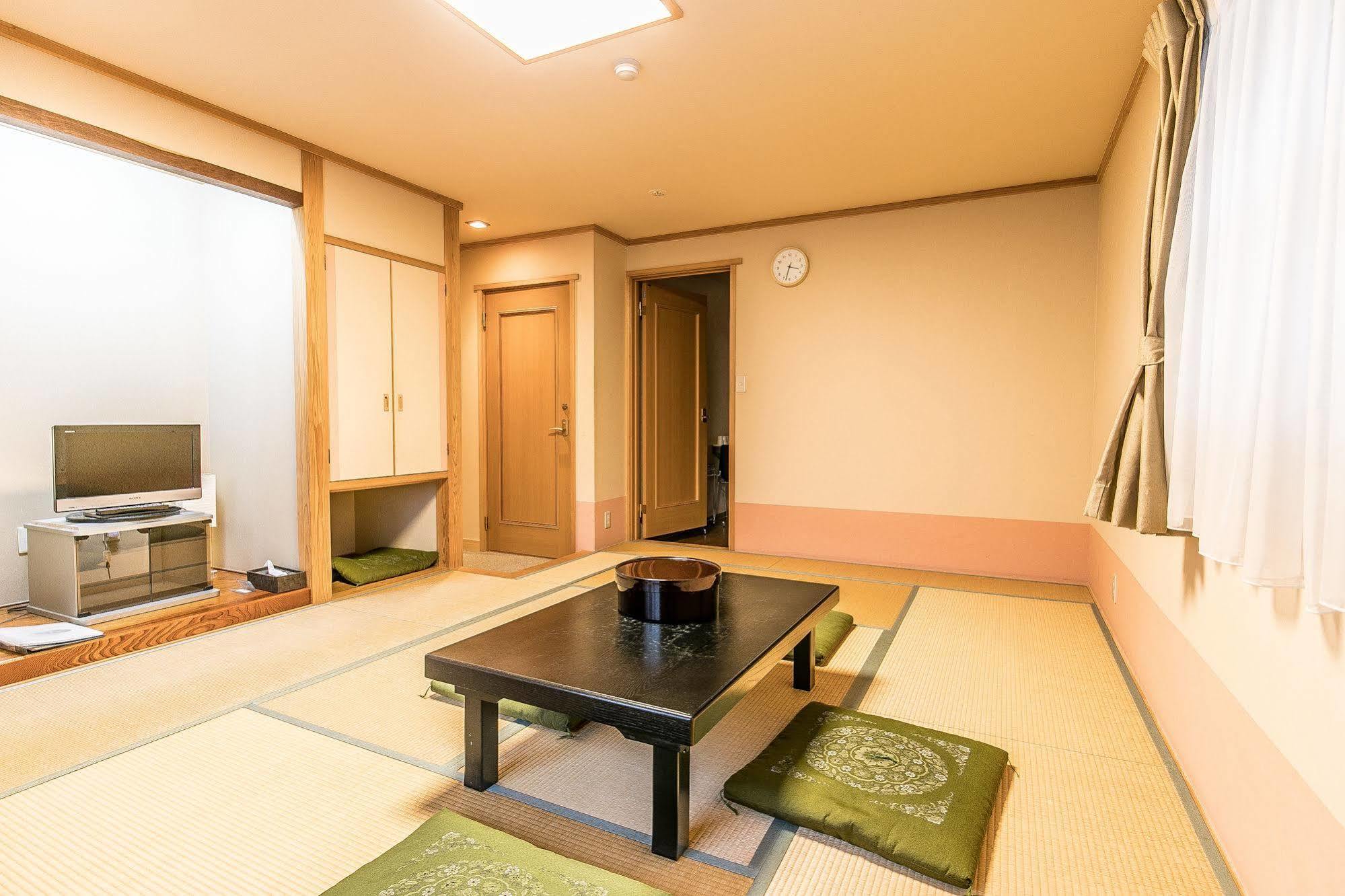 Petit Hotel Enchante Hakuba Exterior foto